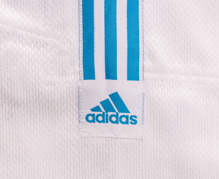 Кимоно для дзюдо с поясом подростковое Adidas Club белое с голубыми полосками J350-BELT 856_700