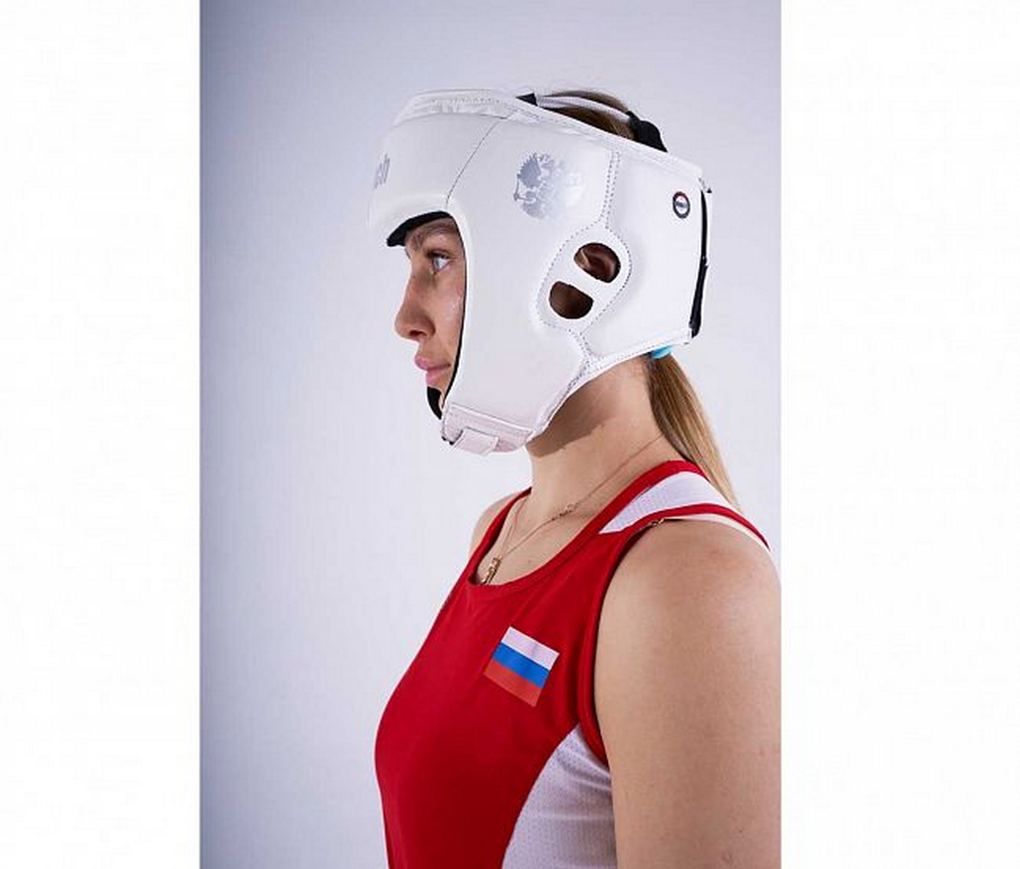Шлем боксерский Clinch Olimp C112 белый 2000_1704