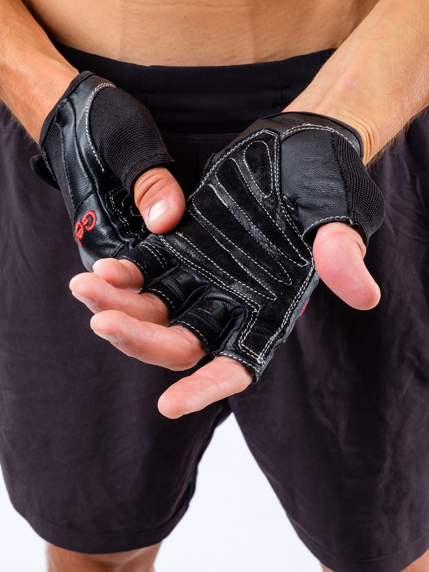 Перчатки для занятий спортом Torres нейлон, нат.кожа и замша, подбивка гель PL6049 черный 1500_2000