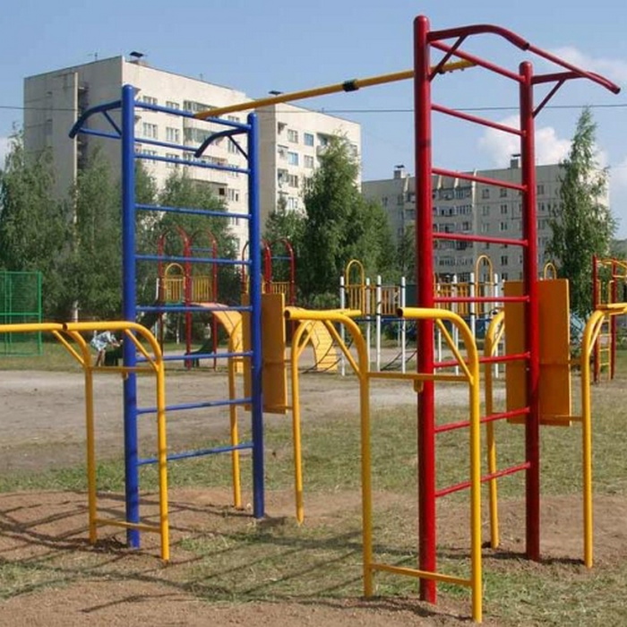 Спортивный турник для улицы