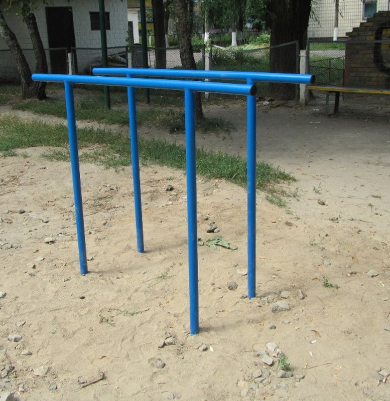 Брусья параллельные уличные антивандальные