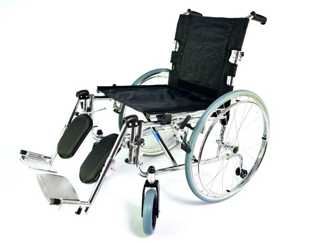 фото Кресло-коляска инвалидная titan deutsch gmbh c принадлежностями (50см, литые) ly-250-l titan deutschland gmbh